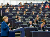 Merkel a Strasburgo: “Non facciamo risorgere i nazionalismi”. Le ricette della cancelliera per il futuro dell’Ue