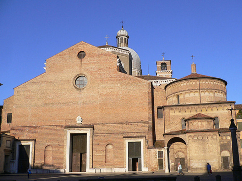 Messa del crisma e Triduo Pasquale: le celebrazioni presiedute a Padova dal vescovo Claudio Cipolla