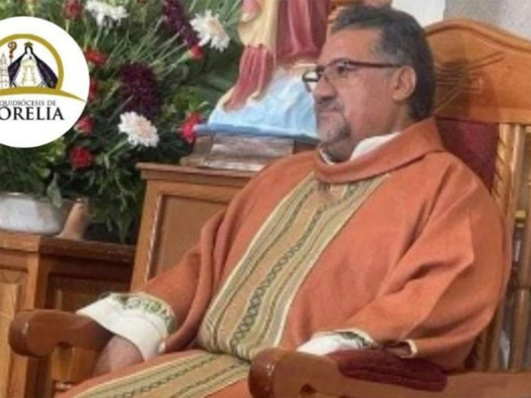 Messico: parroco ucciso in un attentato, la sua auto crivellata di colpi. Il dolore dell’arcidiocesi di Morelia e della Conferenza episcopale