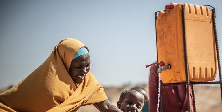 Migranti, “667 milioni di euro di aiuti allo sviluppo europei utilizzati per il blocco dei flussi in Africa”