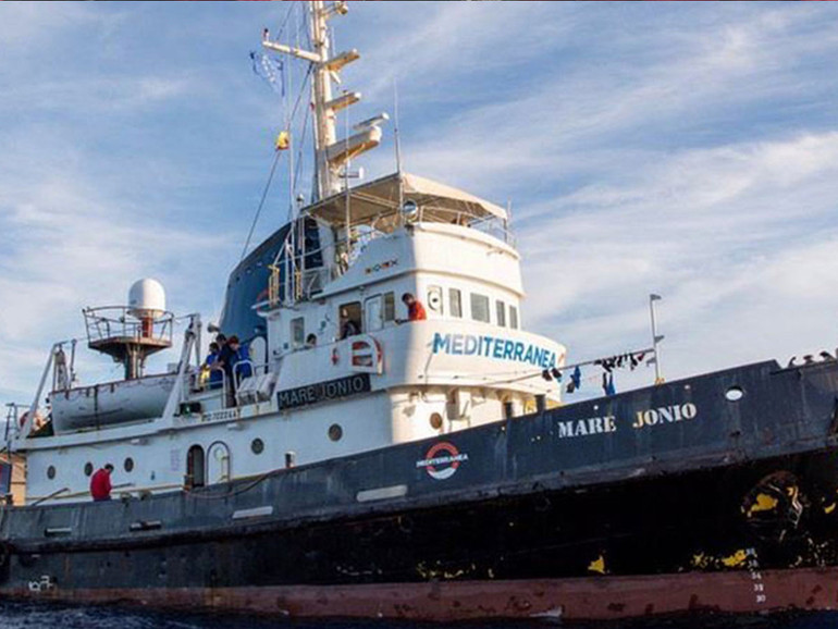 Migranti, Asgi: “Illegittimo il decreto con cui l’Italia definisce i suoi porti non sicuri”