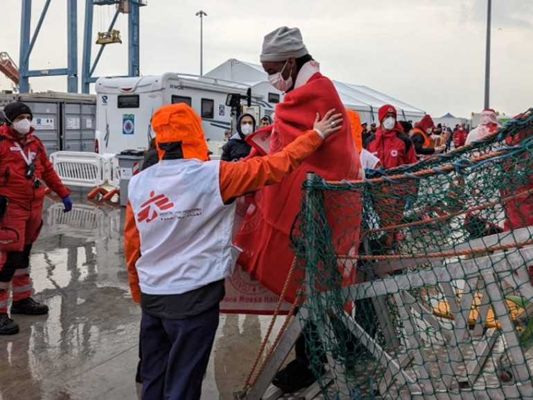 Migranti, Caritas: “Basta emergenza, servono vie nuove: ora tavolo nazionale col governo”