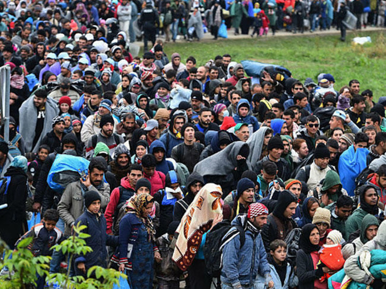 Migranti, l’invasione non c’è: i flussi sono un fenomeno intraeuropeo