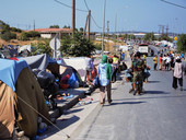 Migranti, l’umanità dell’Europa muore in Grecia. “La detenzione dei migranti è la regola”