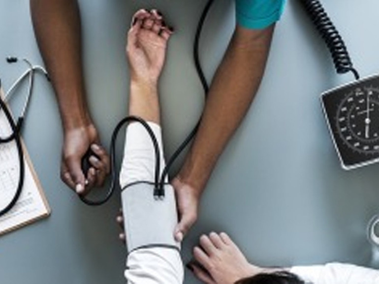 Migranti, medici stranieri: in Italia nel 2020 sono aumentate le richieste di visite Migranti, medici stranieri: in Italia nel 2020 sono aumentate le richieste di visite