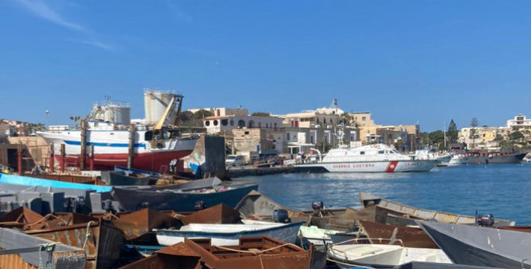 Migranti: oltre 3mila persone arrivate negli ultimi giorni a Lampedusa. Conti (Mediterranean hope), “situazione difficile”