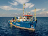 Migranti, Sea Watch torna libera e in navigazione. “Non ci fermiamo”