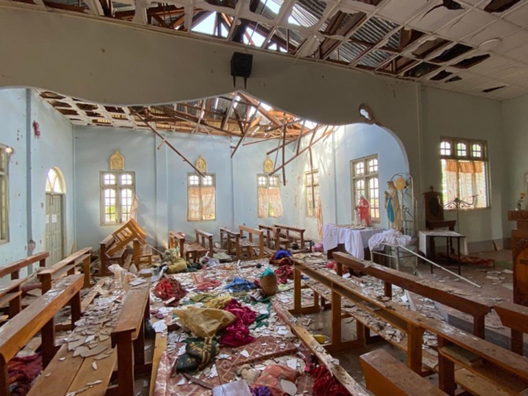 Myanmar: colpita da una bomba la chiesa del Sacro Cuore di Gesù a Loikaw, 4 morti e 4 feriti che si erano rifugiati lì