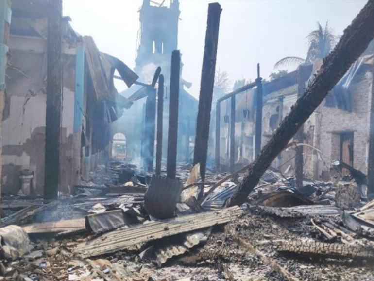 Myanmar: incendiata e rasa al suolo la storica Chiesa cattolica di Chan Thar, era “l’orgoglio della Chiesa cattolica dell’Alta Birmania”