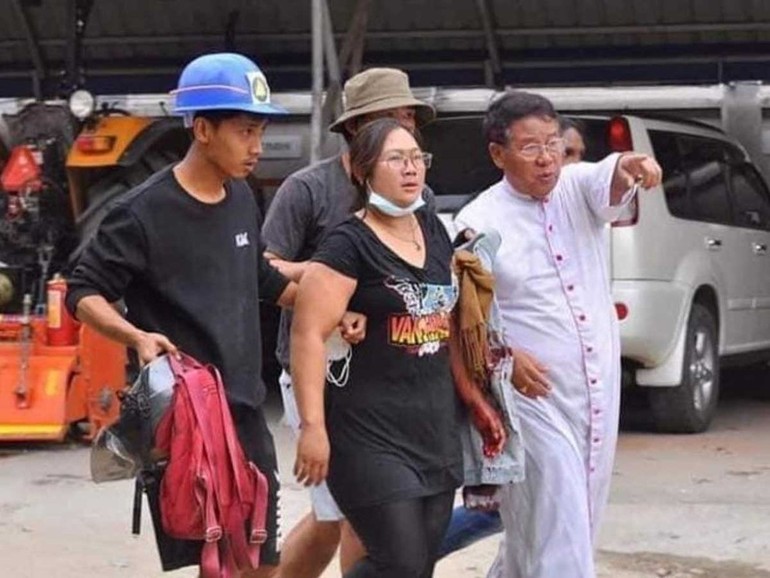 Myanmar: mons. Daw Tang (vescovo emerito Myitkyina), “abbiamo cercato di mediare ma la situazione è precipitata”. Arresti nelle notte e scontri