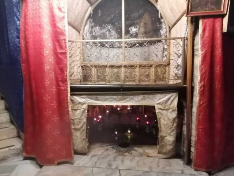 Natale a Betlemme. Padre Asakrieh (parroco): “Passiamo dal buio alla Luce”