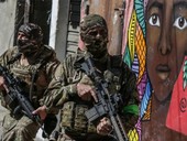 Nelle favelas di Rio violenze e abusi della polizia: le vittime sono soprattutto giovani e adolescenti di colore