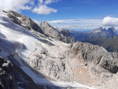 Neve, ghiacciai e crepacci delle Dolomiti: dopo un luglio freddo, ad agosto si sono sciolte le nevi dei ghiacciai