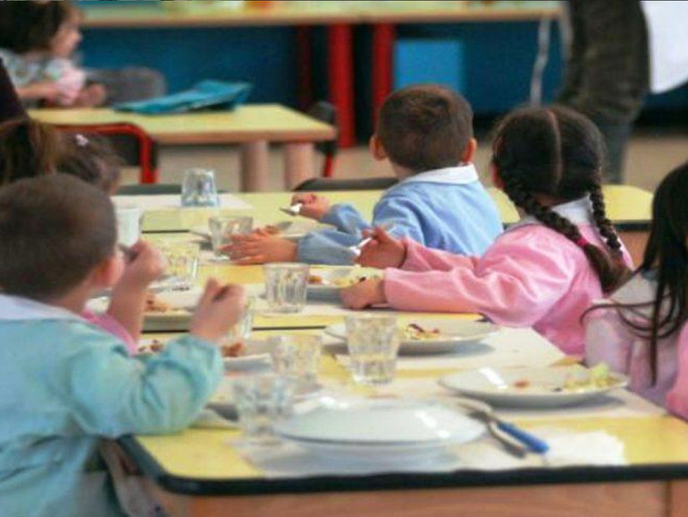 Nuovi italiani in calo, Italia più povera Nuovi italiani in calo, Italia più povera