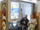 Padova. Il chiosco per le fototessere inclusivo e accessibile anche dai disabili