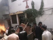 Pakistan: attacchi ai cristiani. Bhatti, “forse una provocazione per aizzare l’odio. No a impunità”. I video delle violenze