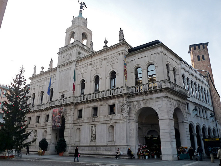 Palazzo Moroni. Sabato 27 novembre alle 10 Antonio Calò racconta il suo modello di accoglienza diffusa