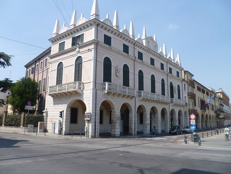Palazzo Zacco Armeni. Gli artisti Ucai in esposizione