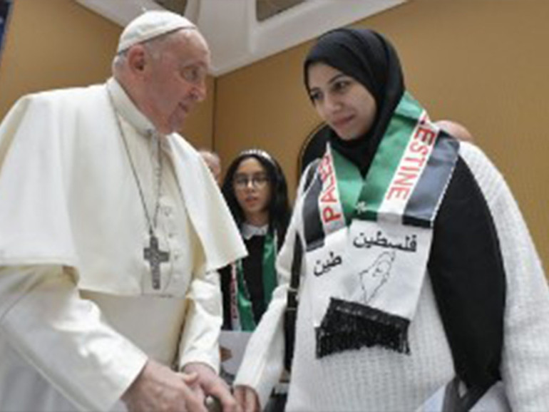 Palestinesi dal Papa: “abbiamo invitato Francesco a Gaza” Palestinesi dal Papa: “abbiamo invitato Francesco a Gaza”