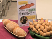 Pane e Parola. Al patrono di Vienna è legato un pane particolare, il “Klemensweckerl” (‘rotolo di Klemens’)