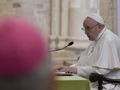 Papa a Bari: discorso ai vescovi, no a “cultura dell’indifferenza”. “Ricostruire i legami, rialzare le città distrutte”