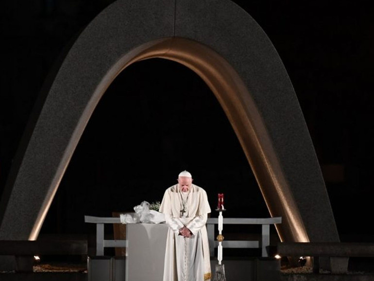 Papa a Hiroshima e Nagasaki: “Mai più la guerra, la pace è disarmata”