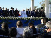 Papa a Marsiglia: “Siamo di fronte a un bivio di civiltà, scegliere tra fraternità e indifferenza”
