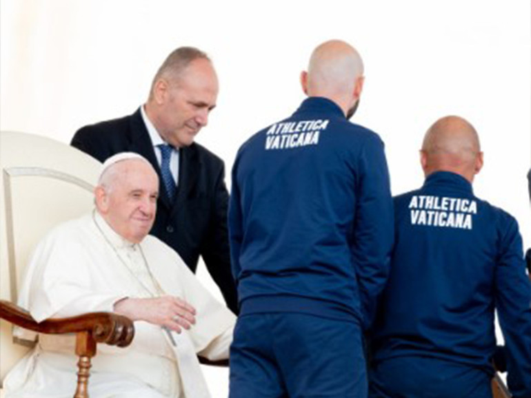 Papa al Gemelli: Athletica Vaticana, domenica 2 marzo preghiera per la sua salute prima della partenza della mezza maratona Roma-Ostia Papa al Gemelli: Athletica Vaticana, domenica 2 marzo preghiera per la sua salute prima della partenza della mezza maratona Roma-Ostia