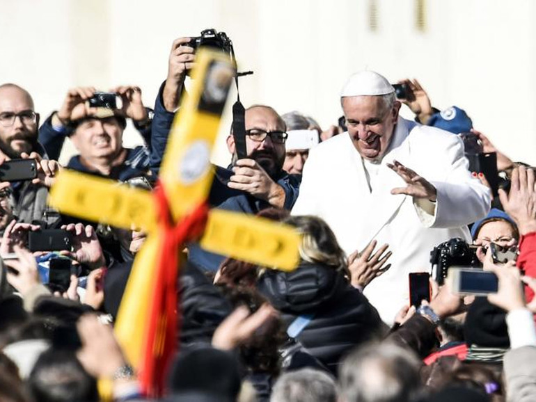 Papa al Gemelli: “notte tranquilla”. Stasera alle 20 il rosario con il card. Zuppi per la salute del Papa Papa al Gemelli: “notte tranquilla”. Stasera alle 20 il rosario con il card. Zuppi per la salute del Papa