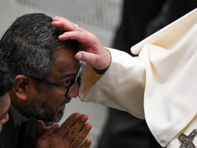 Papa all’udienza: “A Lesbo per avvicinare un’umanità ferita nella carne di tanti migranti”