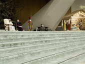 Papa all’udienza: “Chi non segue la strada dell’umiltà guarda soltanto uno specchio”