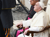 Papa all’udienza: “guarire anche i virus socioeconomici”, ma con la “tenerezza”