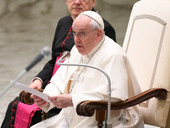 Papa all’udienza: “il Signore della vita ci liberi da questa morte della guerra”