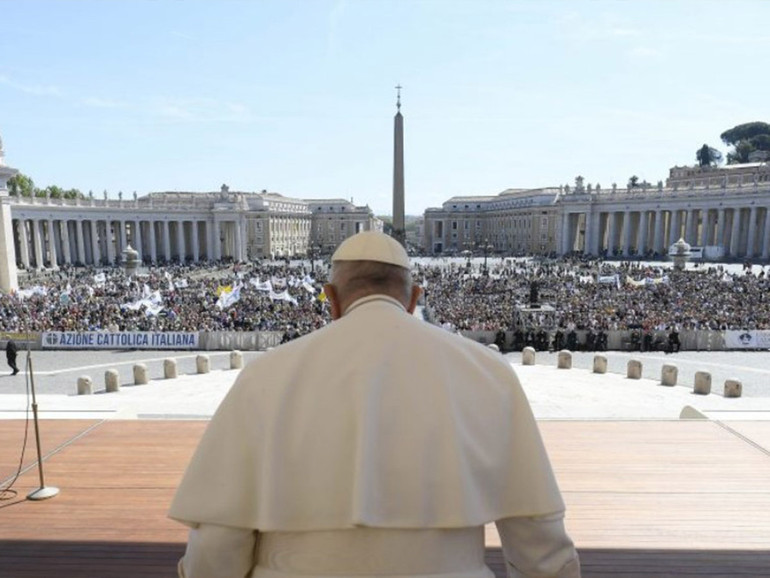 Papa all’udienza: “L’Europa intera è in crisi”