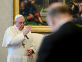 Papa all’udienza: “La preghiera apre la porta alla speranza”
