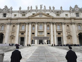 Papa all’udienza: “le parti in guerra rispettino i luoghi religiosi”