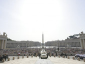 Papa all’udienza: “Oggi stiamo vivendo una guerra mondiale, fermiamoci per favore!”