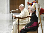 Papa all’udienza: “Preghiamo per popolo martire in Ucraina”