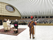 Papa all’udienza: “Quello che dà dignità è guadagnare il pane”