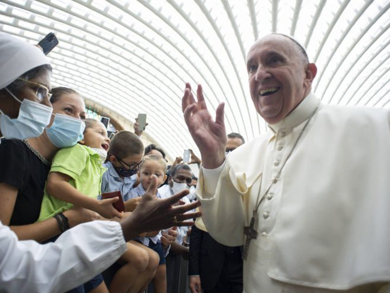 Papa all’udienza: “Tutti siamo giustificati, ma dobbiamo collaborare con Dio”