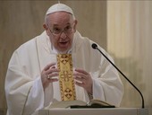 Papa Francesco: a Santa Marta, “preghiamo per i carcerati”. Preghiera per la “comunione spirituale”