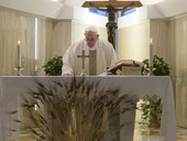 Papa Francesco: a Santa Marta, “preghiamo per i farmacisti che lavorano tanto per aiutare gli ammalati”