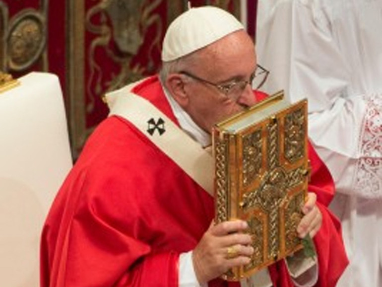 Papa Francesco: a santi Pietro e Paolo, “non abbiamo bisogno di parolai che promettono l’impossibile ma di testimonianze“ Papa Francesco: a santi Pietro e Paolo, “non abbiamo bisogno di parolai che promettono l’impossibile ma di testimonianze“