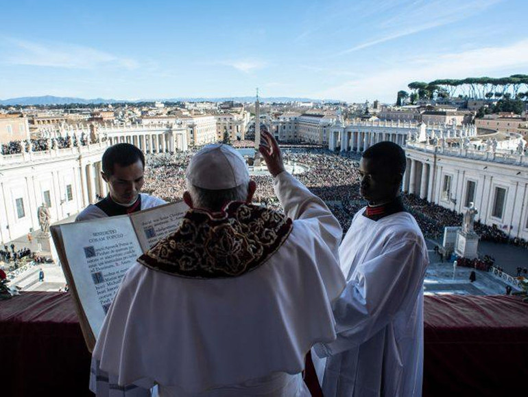 Papa Francesco: a Urbi et Orbi, “riscoprire i legami di fraternità che ci uniscono come esseri umani”