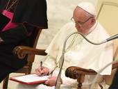 Papa Francesco: “abbiamo bisogno della preghiera come dell’acqua per vivere”