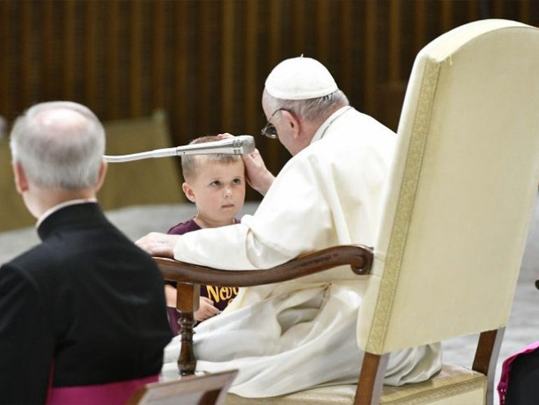 Papa Francesco: ai polacchi, “affidiamo il destino dell’Europa e del mondo alla Madonna Nera”. “Non dimentichiamo il popolo dell’Ucraina”