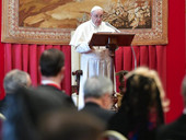Papa Francesco: al Corpo diplomatico, “proseguire lo sforzo per immunizzare quanto più possibile la popolazione”. No a “contrasti ideologici”