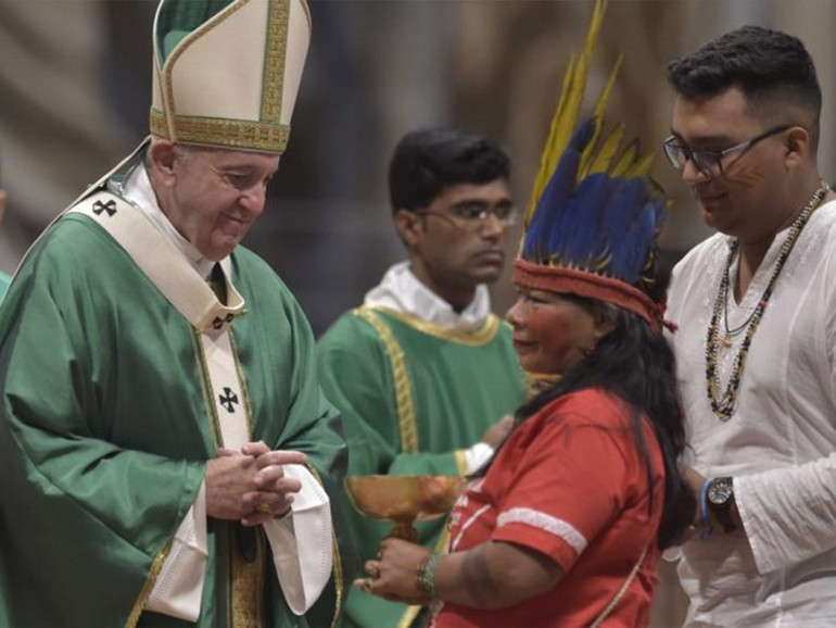 Papa Francesco all’apertura del Sinodo per l’Amazzonia: “Dio ci preservi dall’avidità dei nuovi colonialismi”