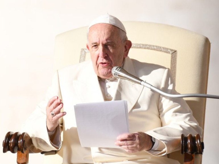 Papa Francesco all’udienza: “La magia non è cristiana”