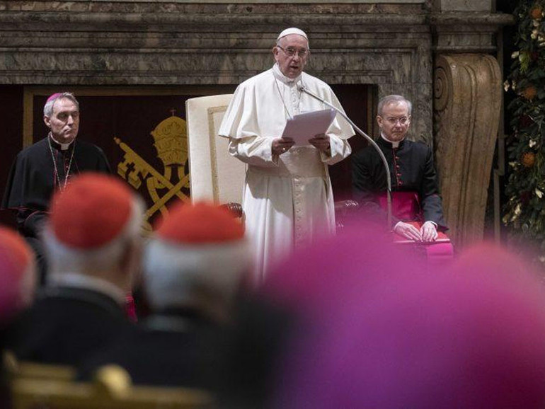 Papa Francesco alla Curia romana: la Chiesa è viva, il male non vincerà mai